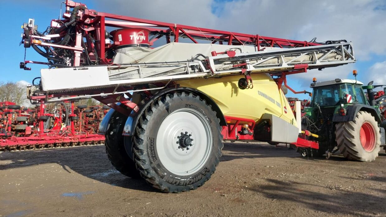 Hardi Commander 7000i - 36 m Twin - Trailed sprayer: picture 2 Hardi Commander 7000i - 36 m Twin - Trailed sprayer: picture 2