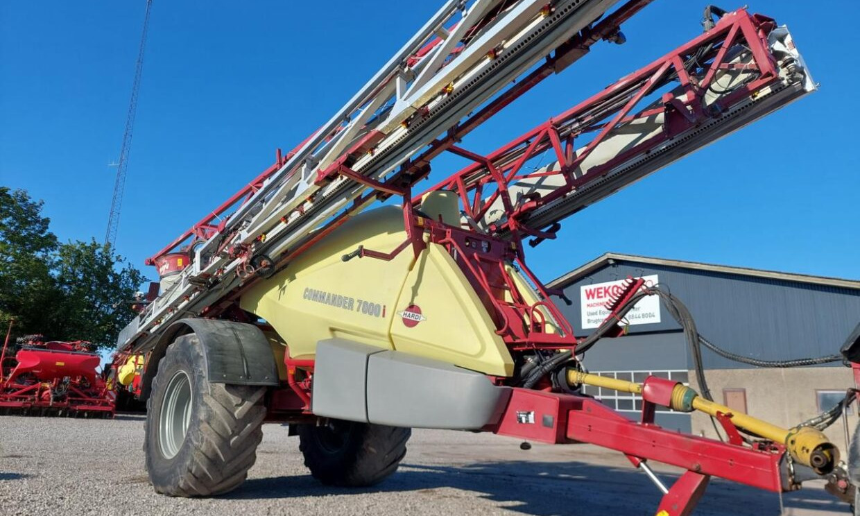 Hardi Commander 7000i - 36 m Twin - Trailed sprayer: picture 1 Hardi Commander 7000i - 36 m Twin - Trailed sprayer: picture 1