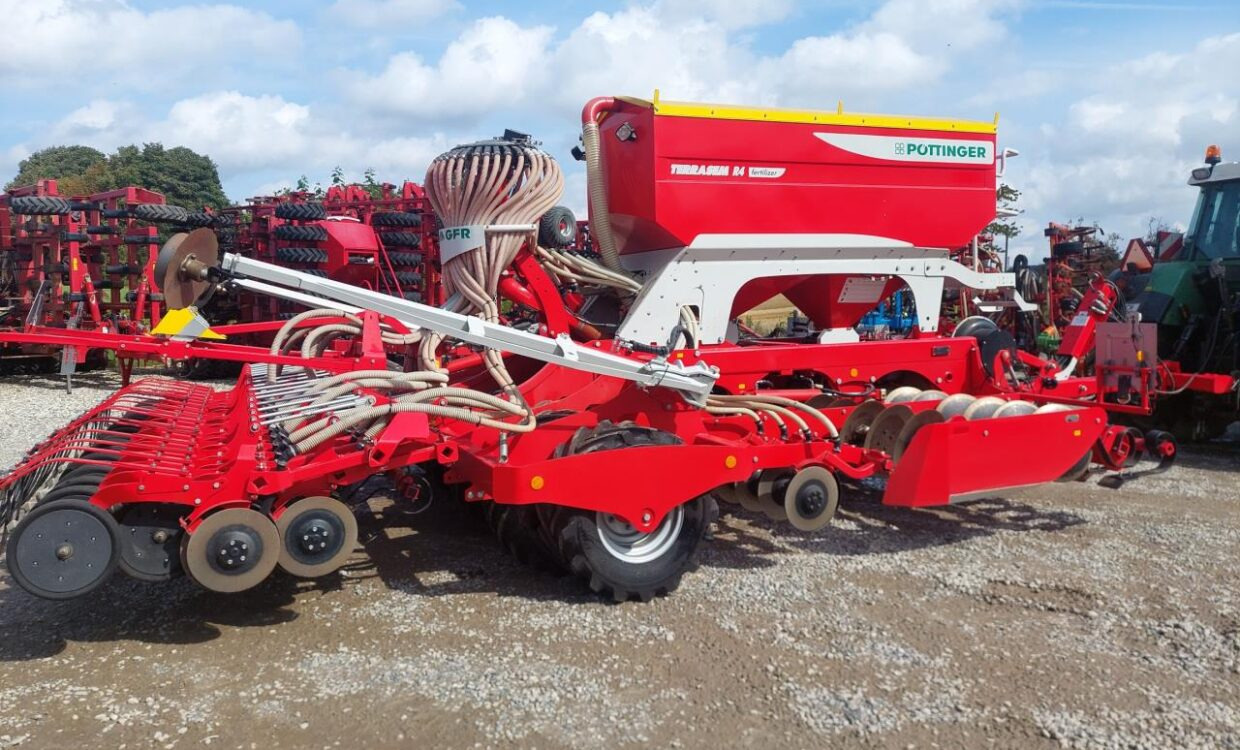 Pöttinger Terrasem R4 Fertilizer - Seed drill: picture 1 Pöttinger Terrasem R4 Fertilizer - Seed drill: picture 1