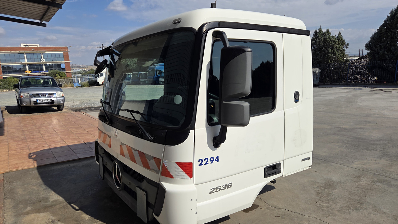 MERCEDES-BENZ ACTROS MP3 EURO 5 MEDIUM SIZE - Cab: picture 2 MERCEDES-BENZ ACTROS MP3 EURO 5 MEDIUM SIZE - Cab: picture 2