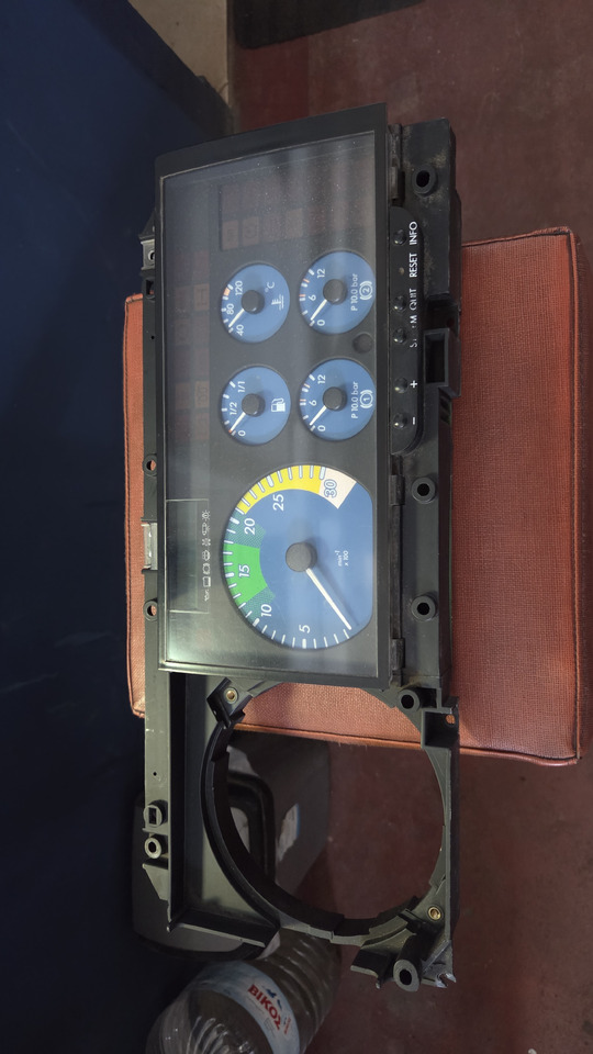 MERCEDES-BENZ ATEGO 1 - Dashboard: picture 2 MERCEDES-BENZ ATEGO 1 - Dashboard: picture 2