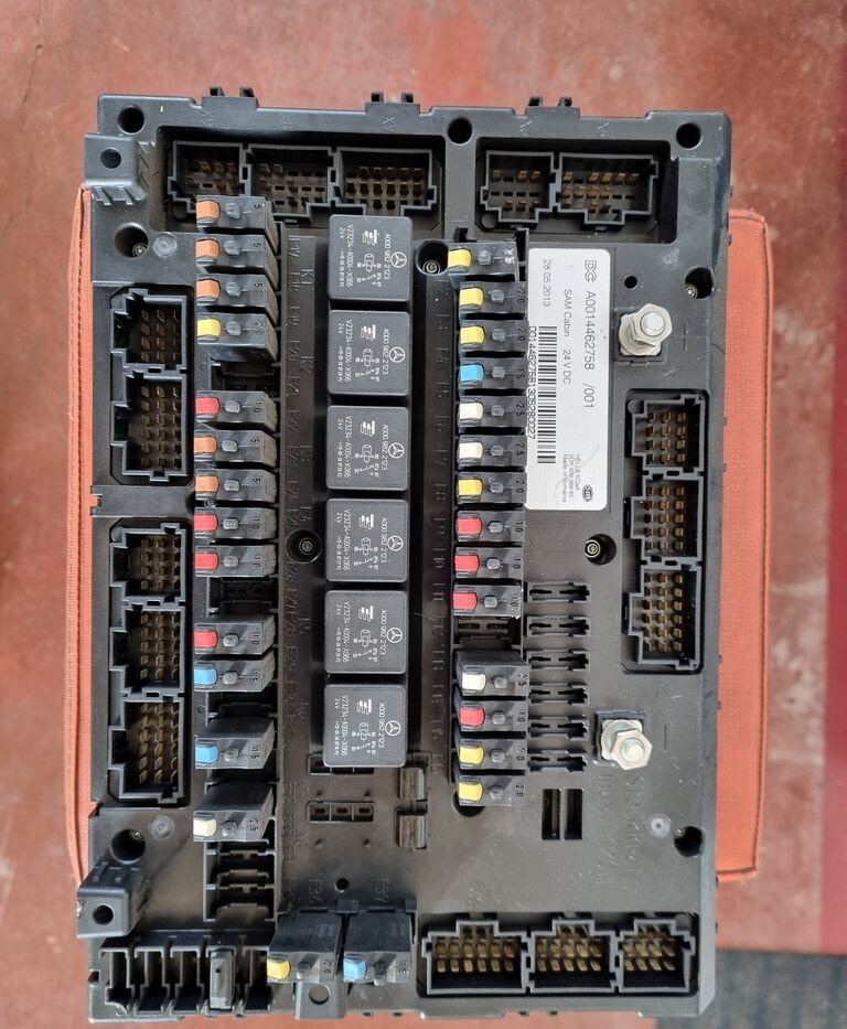 MERCEDES-BENZ Mercedes-Benz ACTROS ATEGO MP4 EURO 6 - Dashboard for Truck: picture 2 MERCEDES-BENZ Mercedes-Benz ACTROS ATEGO MP4 EURO 6 - Dashboard for Truck: picture 2