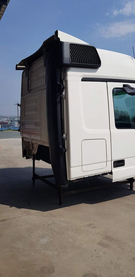 Mercedes-Benz ACTROS MP2 - Cab for Truck: picture 4 Mercedes-Benz ACTROS MP2 - Cab for Truck: picture 4