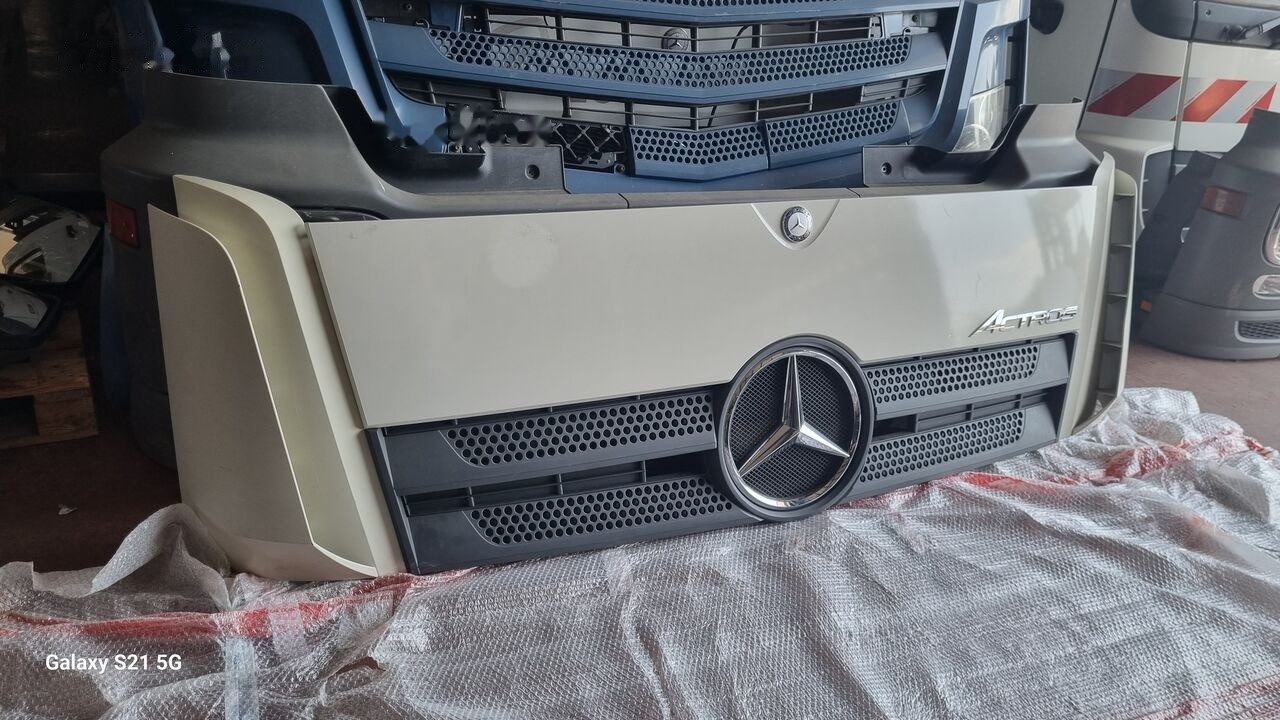 Mercedes-Benz MERCEDES ACTROS MP4 EURO 6 Mercedes-Benz ACTROS MP4 - Hood for Truck: picture 3 Mercedes-Benz MERCEDES ACTROS MP4 EURO 6 Mercedes-Benz ACTROS MP4 - Hood for Truck: picture 3