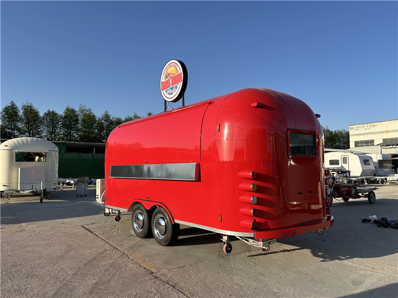 Burger Van Smash Burger Trailer |Handcrafted Burgers & Fries Food Truck - Food trailer: picture 3 Burger Van Smash Burger Trailer |Handcrafted Burgers & Fries Food Truck - Food trailer: picture 3