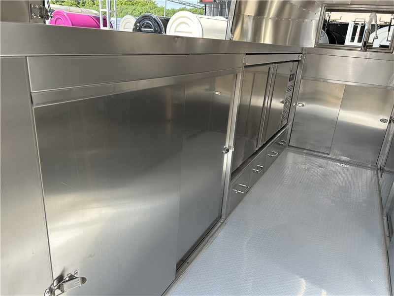 Food trailer for transportation of food European Food Truck Crepe,Burger,Grilled Sausage,Lángos Food Trailer: picture 10