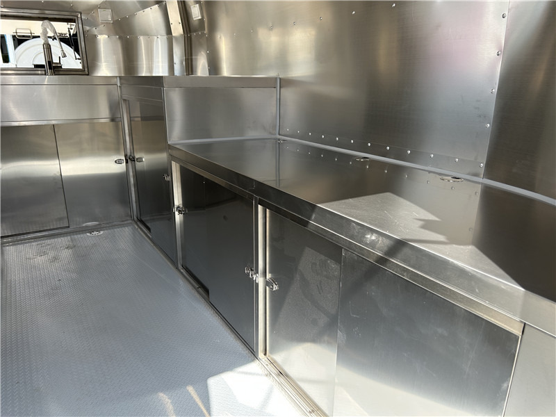 Food trailer for transportation of food European Food Truck Crepe,Burger,Grilled Sausage,Lángos Food Trailer: picture 8