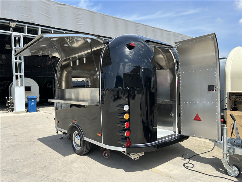 European Food Truck Crepe,Burger,Grilled Sausage,Lángos Food Trailer - Food trailer: picture 3 European Food Truck Crepe,Burger,Grilled Sausage,Lángos Food Trailer - Food trailer: picture 3