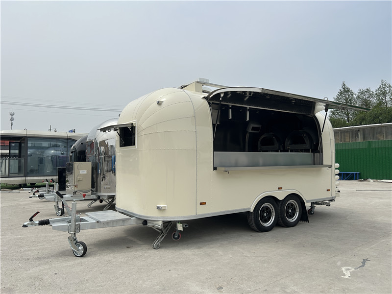 European Food Truck Pizza Food Truck, Smash Burger Foodtruck - Food trailer: picture 2 European Food Truck Pizza Food Truck, Smash Burger Foodtruck - Food trailer: picture 2