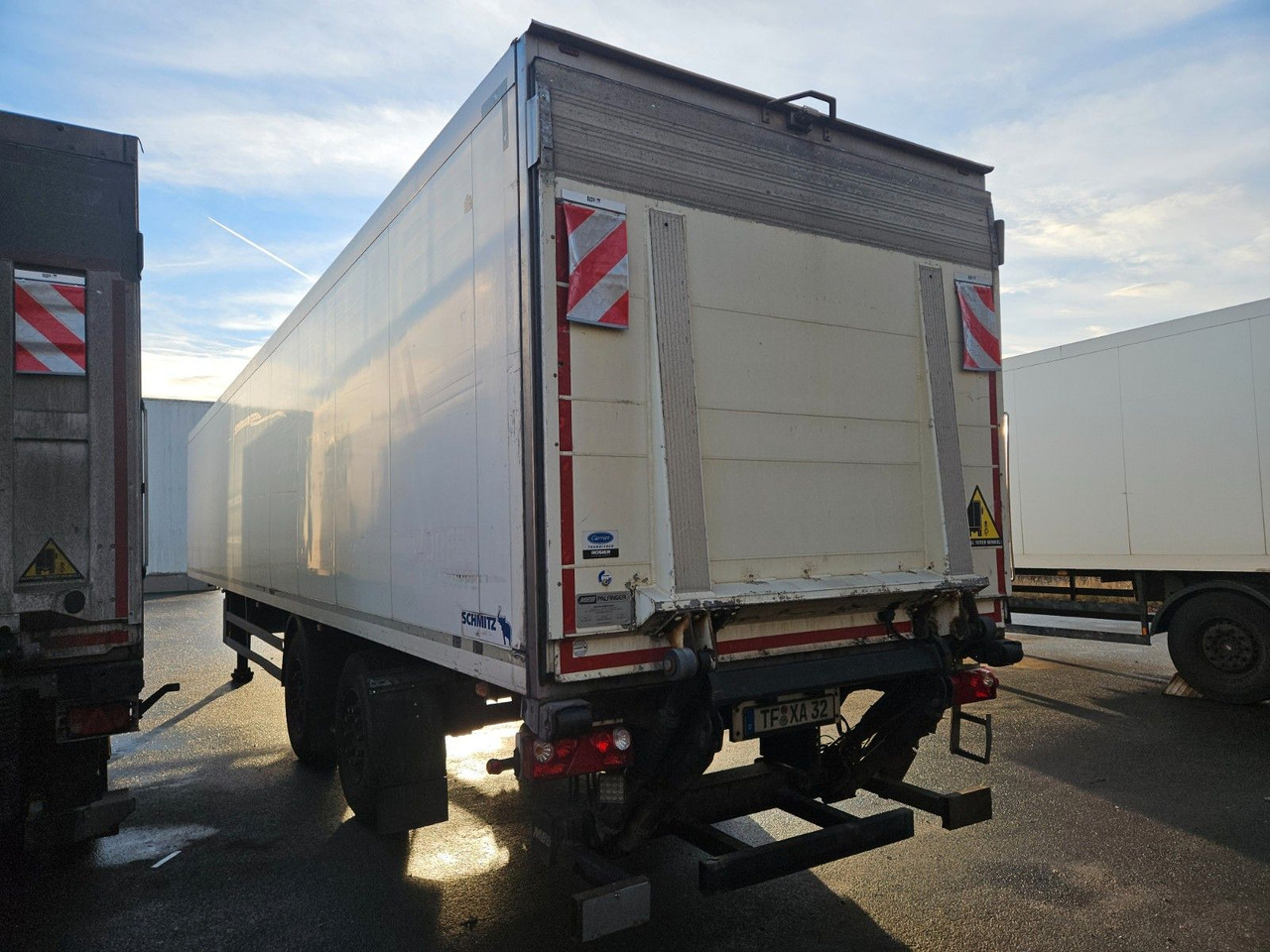 Schmitz Cargobull SKO 20 mit LBW ohne Kühlaggregat - Closed box semi-trailer: picture 3 Schmitz Cargobull SKO 20 mit LBW ohne Kühlaggregat - Closed box semi-trailer: picture 3