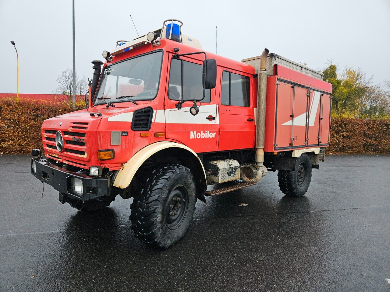 Unimog U4000 4x4 DOKA Tanklöschfahrzeug Feuerwehr - Tanker truck: picture 1 Unimog U4000 4x4 DOKA Tanklöschfahrzeug Feuerwehr - Tanker truck: picture 1