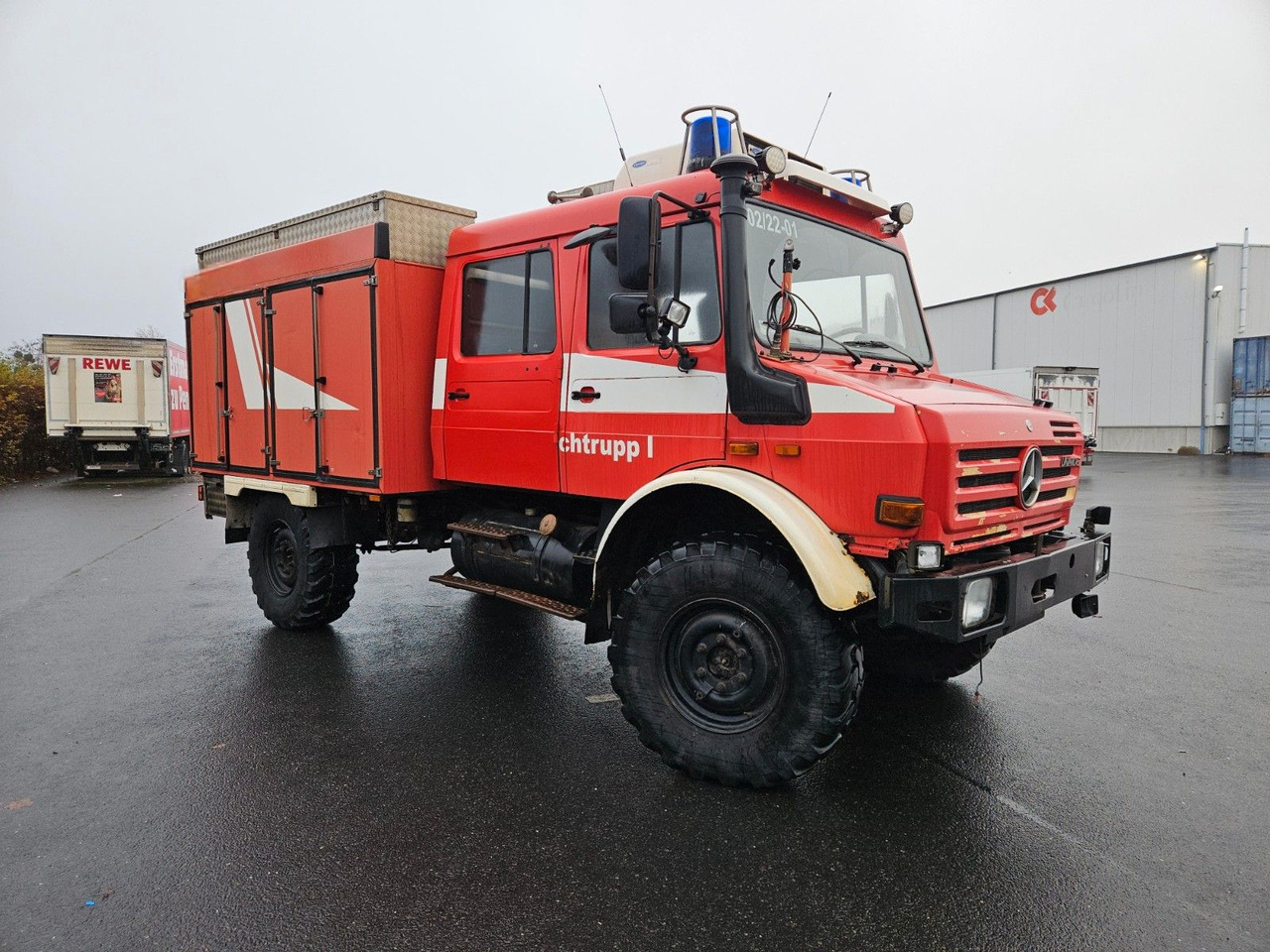 Unimog U4000 4x4 DOKA Tanklöschfahrzeug Feuerwehr - Tanker truck: picture 5 Unimog U4000 4x4 DOKA Tanklöschfahrzeug Feuerwehr - Tanker truck: picture 5