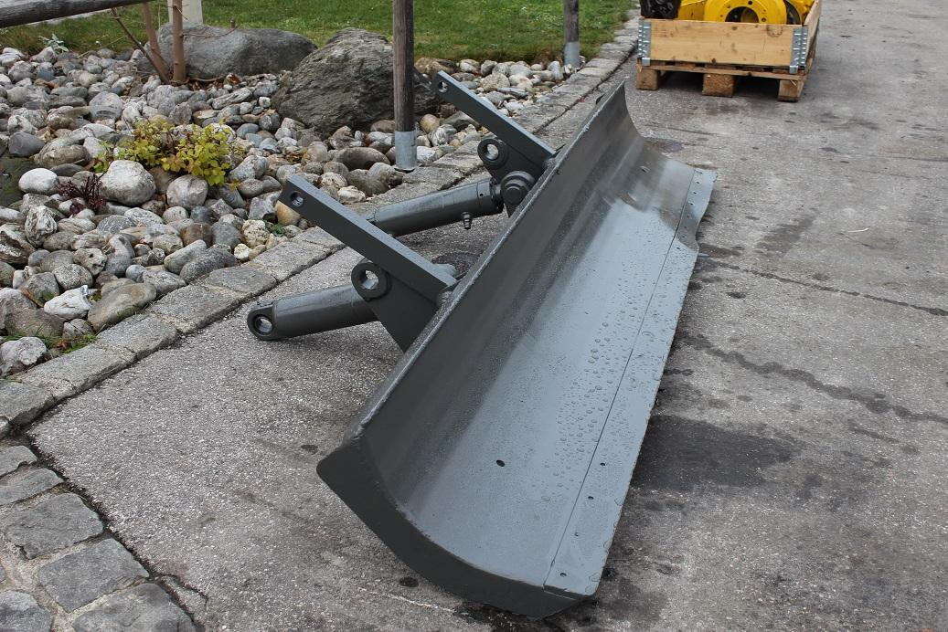 Atlas 1602D - Blade for Construction machinery: picture 2 Atlas 1602D - Blade for Construction machinery: picture 2