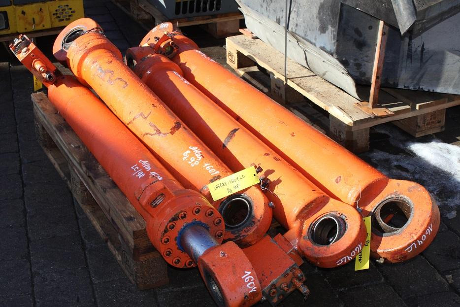 Atlas 1604 LC - Hydraulic cylinder for Construction machinery: picture 1 Atlas 1604 LC - Hydraulic cylinder for Construction machinery: picture 1