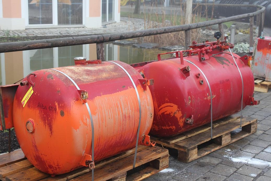 Atlas 1704 LC - Hydraulic tank for Construction machinery: picture 1 Atlas 1704 LC - Hydraulic tank for Construction machinery: picture 1