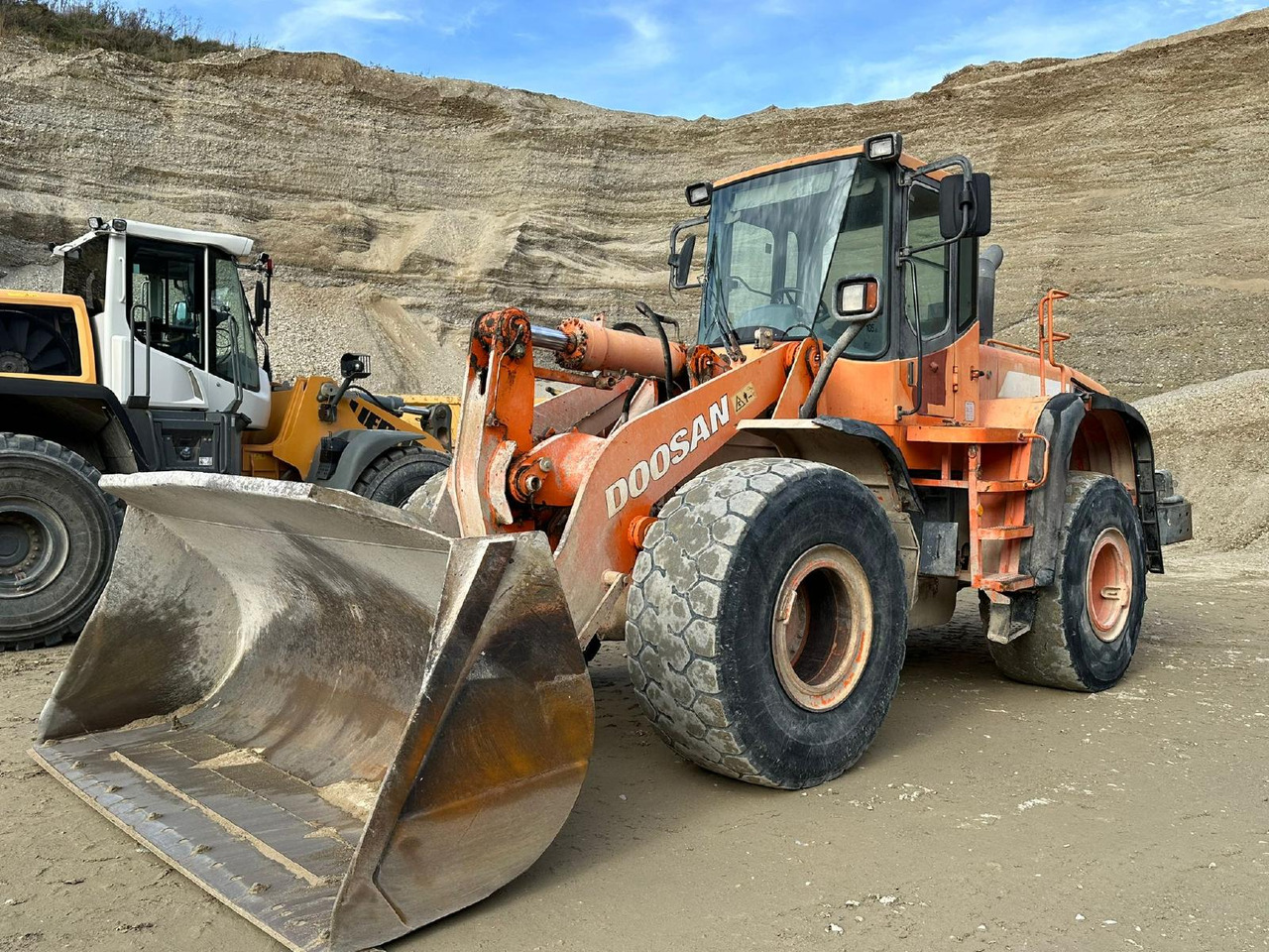 Doosan DL 300 - Wheel loader: picture 1 Doosan DL 300 - Wheel loader: picture 1