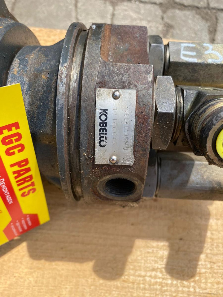 Holland E 305 - Swing motor for Crawler excavator: picture 2 Holland E 305 - Swing motor for Crawler excavator: picture 2