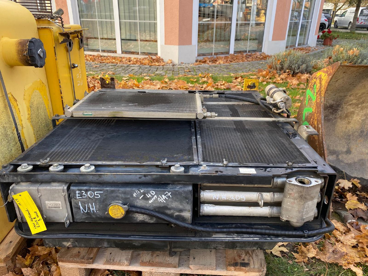 Holland E 305 - Cooling system for Construction machinery: picture 3 Holland E 305 - Cooling system for Construction machinery: picture 3