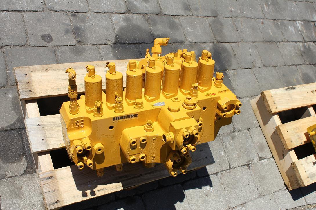Liebherr 900 Lit. - Hydraulic valve for Construction machinery: picture 2 Liebherr 900 Lit. - Hydraulic valve for Construction machinery: picture 2