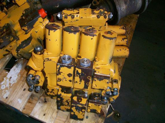 Liebherr A 900 B - Hydraulic valve for Construction machinery: picture 1 Liebherr A 900 B - Hydraulic valve for Construction machinery: picture 1