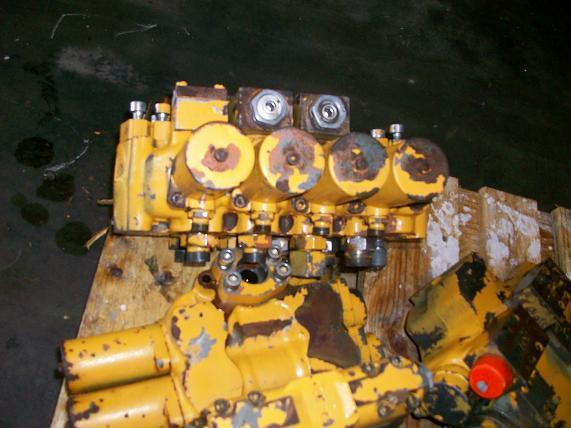Liebherr A 900 B - Hydraulic valve for Construction machinery: picture 2 Liebherr A 900 B - Hydraulic valve for Construction machinery: picture 2