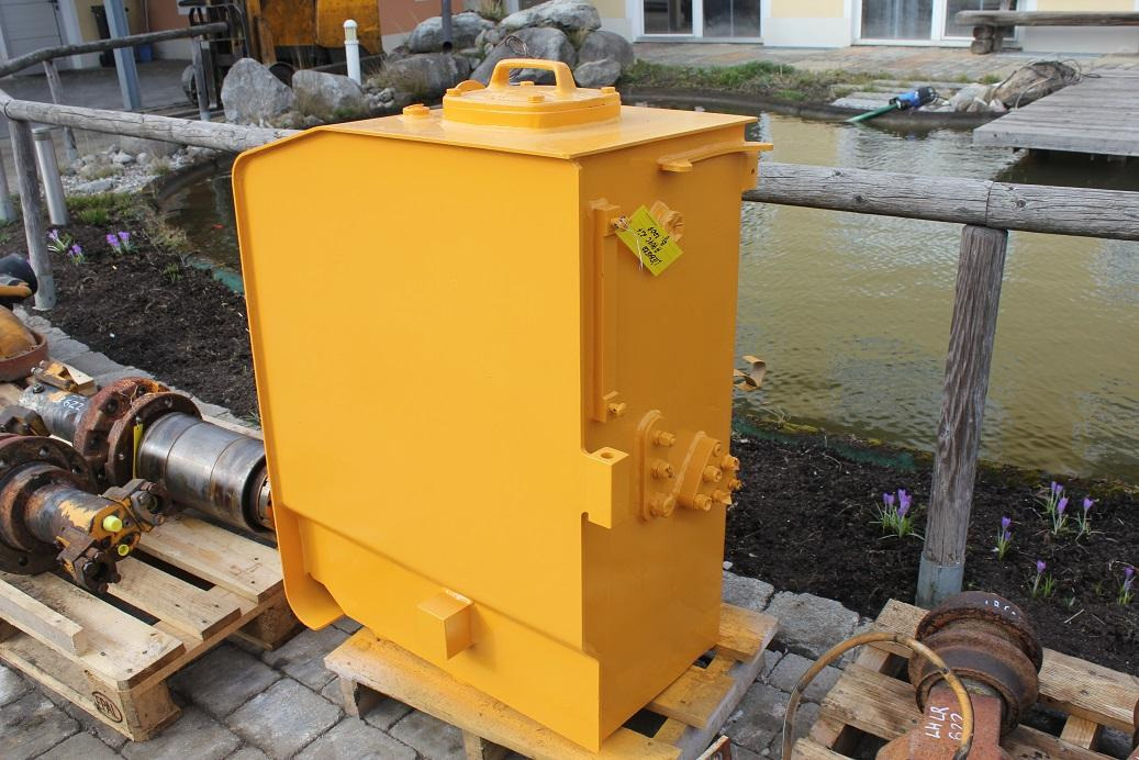 Liebherr A 904 C LIT - Fuel tank for Construction machinery: picture 1 Liebherr A 904 C LIT - Fuel tank for Construction machinery: picture 1