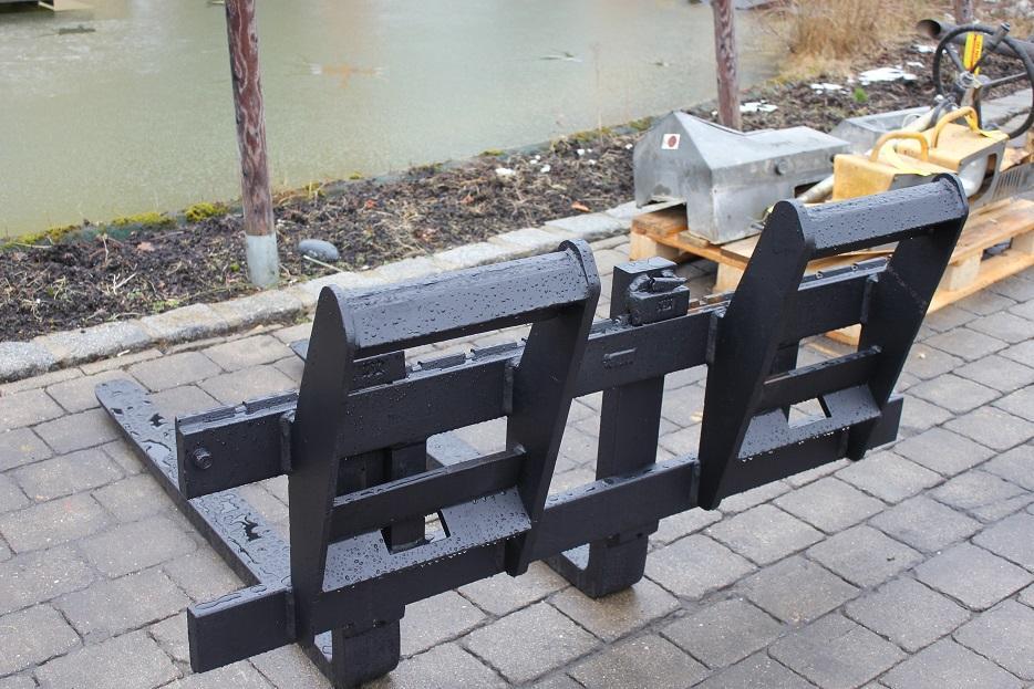 Liebherr L 507 - Forks for Wheel loader: picture 3 Liebherr L 507 - Forks for Wheel loader: picture 3