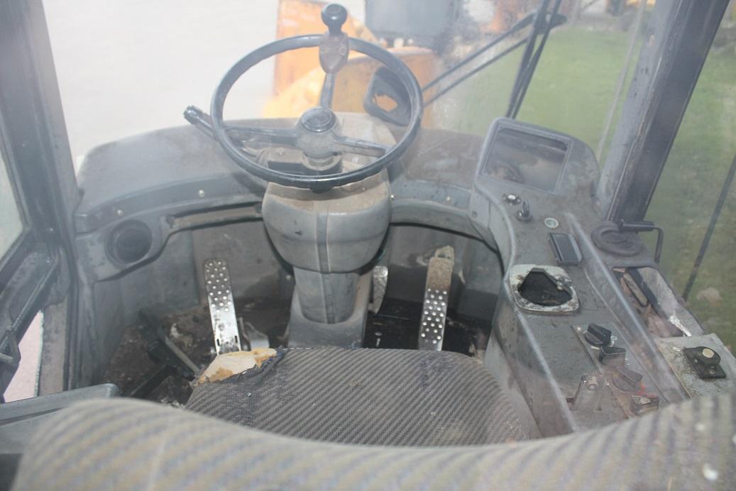 Liebherr L 574 - Cab for Wheel loader: picture 3 Liebherr L 574 - Cab for Wheel loader: picture 3