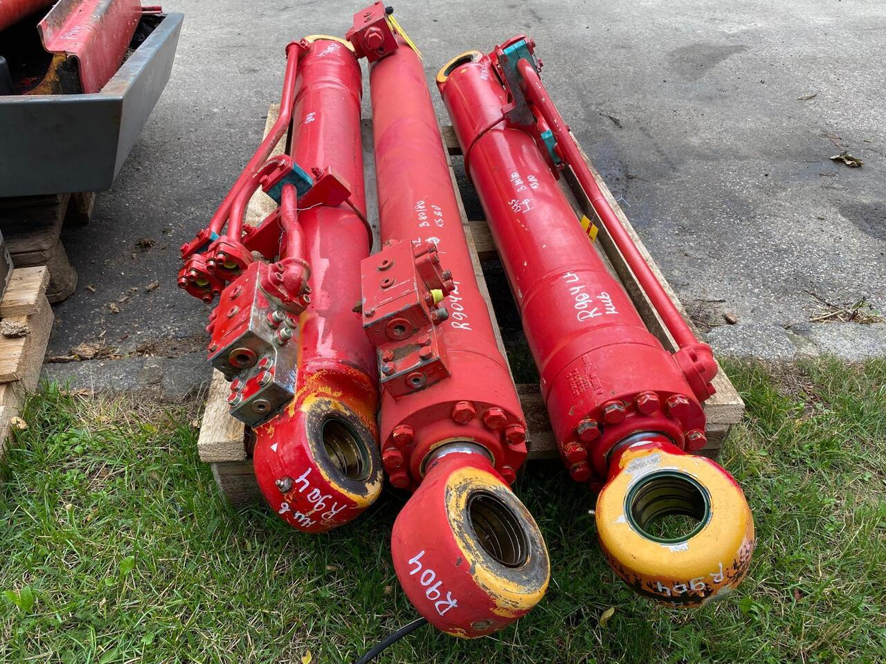 Hydraulic cylinder for Construction machinery Liebherr R 904 LIT: picture 6 Hydraulic cylinder for Construction machinery Liebherr R 904 LIT: picture 6