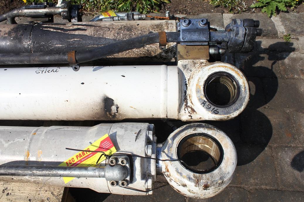 Liebherr R 916 - Hydraulic cylinder for Construction machinery: picture 5 Liebherr R 916 - Hydraulic cylinder for Construction machinery: picture 5