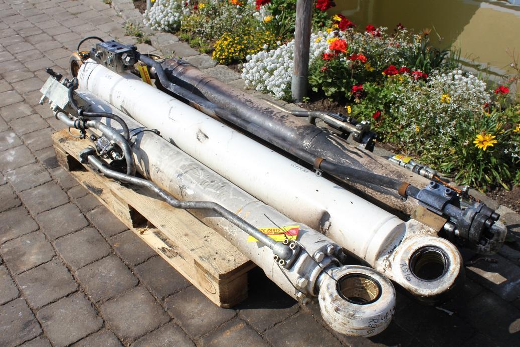 Liebherr R 916 - Hydraulic cylinder for Construction machinery: picture 3 Liebherr R 916 - Hydraulic cylinder for Construction machinery: picture 3