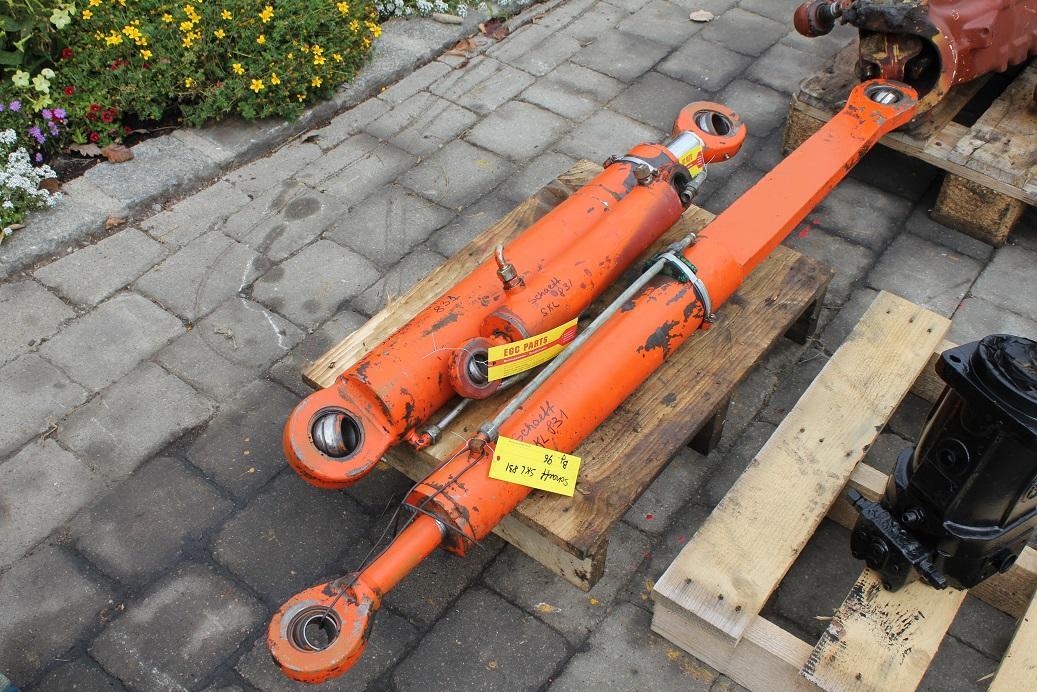 Schaeff SKL 831 - Hydraulic cylinder for Construction machinery: picture 3 Schaeff SKL 831 - Hydraulic cylinder for Construction machinery: picture 3