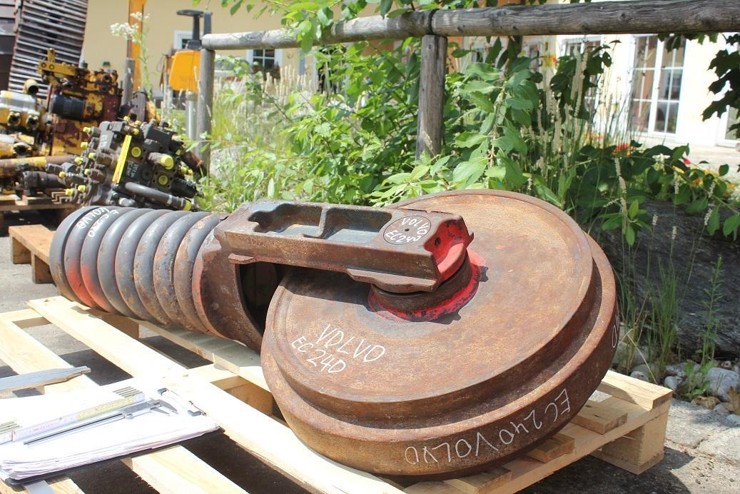 Undercarriage parts for Construction machinery Volvo EC 240 B NLC: picture 10