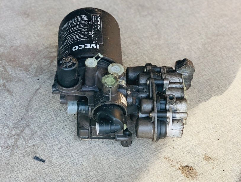 Knorr-Bremse Zespół przygotowania powietrza LA8609 IVECO Stralis truck - Air intake system for Truck: picture 1 Knorr-Bremse Zespół przygotowania powietrza LA8609 IVECO Stralis truck - Air intake system for Truck: picture 1