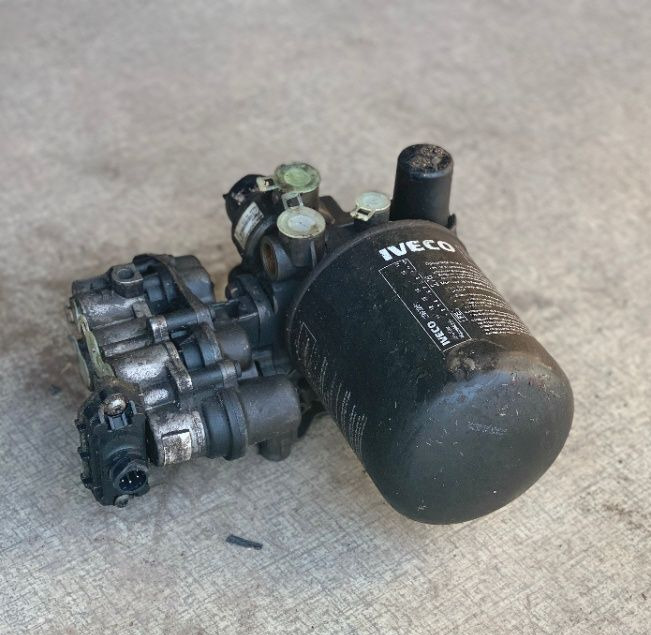 Knorr-Bremse Zespół przygotowania powietrza LA8609 IVECO Stralis truck - Air intake system for Truck: picture 2 Knorr-Bremse Zespół przygotowania powietrza LA8609 IVECO Stralis truck - Air intake system for Truck: picture 2