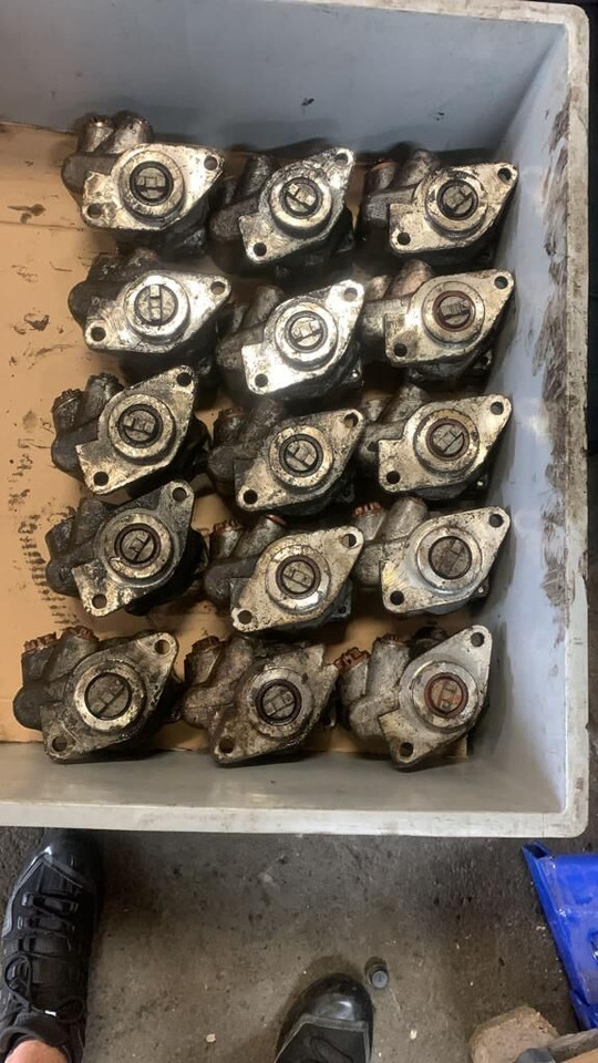 MAN ZF TGA MAN truck - Steering pump for Truck: picture 1 MAN ZF TGA MAN truck - Steering pump for Truck: picture 1