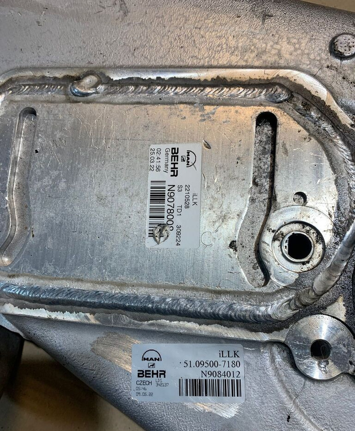 Mahle Original Chłodnica Powietrza Doładowań INTERCOOLER MAN TGL / TGM EURO 6 51.09500-7180 truck - Condenser for Truck: picture 3 Mahle Original Chłodnica Powietrza Doładowań INTERCOOLER MAN TGL / TGM EURO 6 51.09500-7180 truck - Condenser for Truck: picture 3