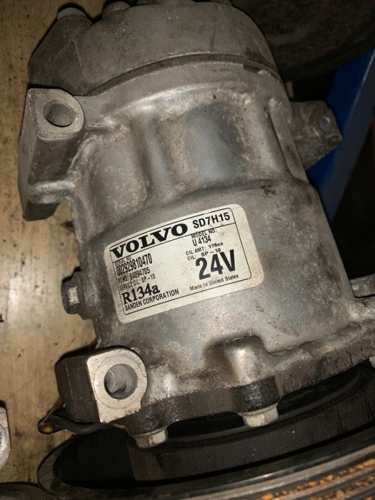 Volvo 24V U4134 Hurt Regeneracja SD7H15 - AC compressor for Truck: picture 2 Volvo 24V U4134 Hurt Regeneracja SD7H15 - AC compressor for Truck: picture 2