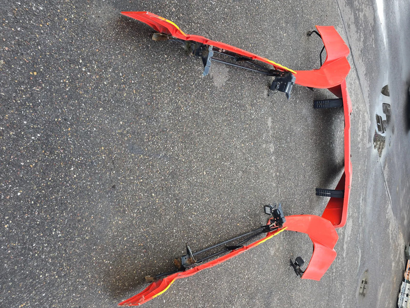 MAN TGX Spoiler - Aerodynamics/ Spoiler for Truck: picture 3 MAN TGX Spoiler - Aerodynamics/ Spoiler for Truck: picture 3