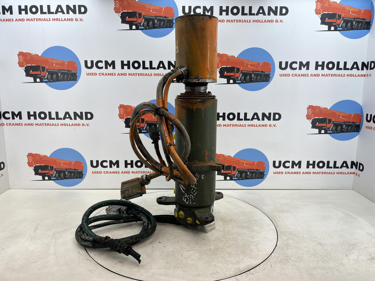 FAUN ATF 30-2 hydraulic and electric swivel - Hydraulic motor for Mobile crane: picture 3 FAUN ATF 30-2 hydraulic and electric swivel - Hydraulic motor for Mobile crane: picture 3