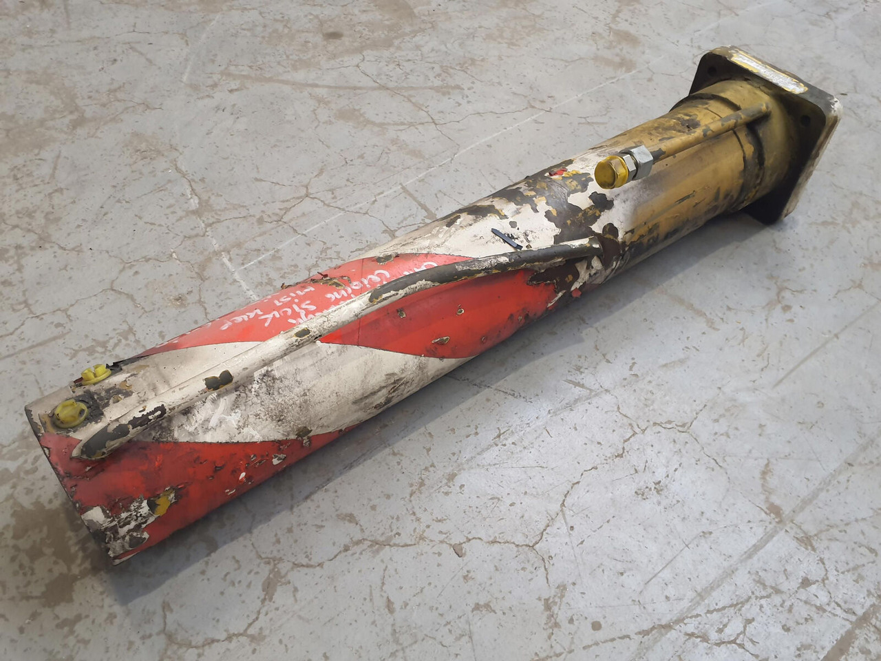 FAUN RTF 30 outrigger cylinder - Hydraulic cylinder for Crane: picture 2 FAUN RTF 30 outrigger cylinder - Hydraulic cylinder for Crane: picture 2