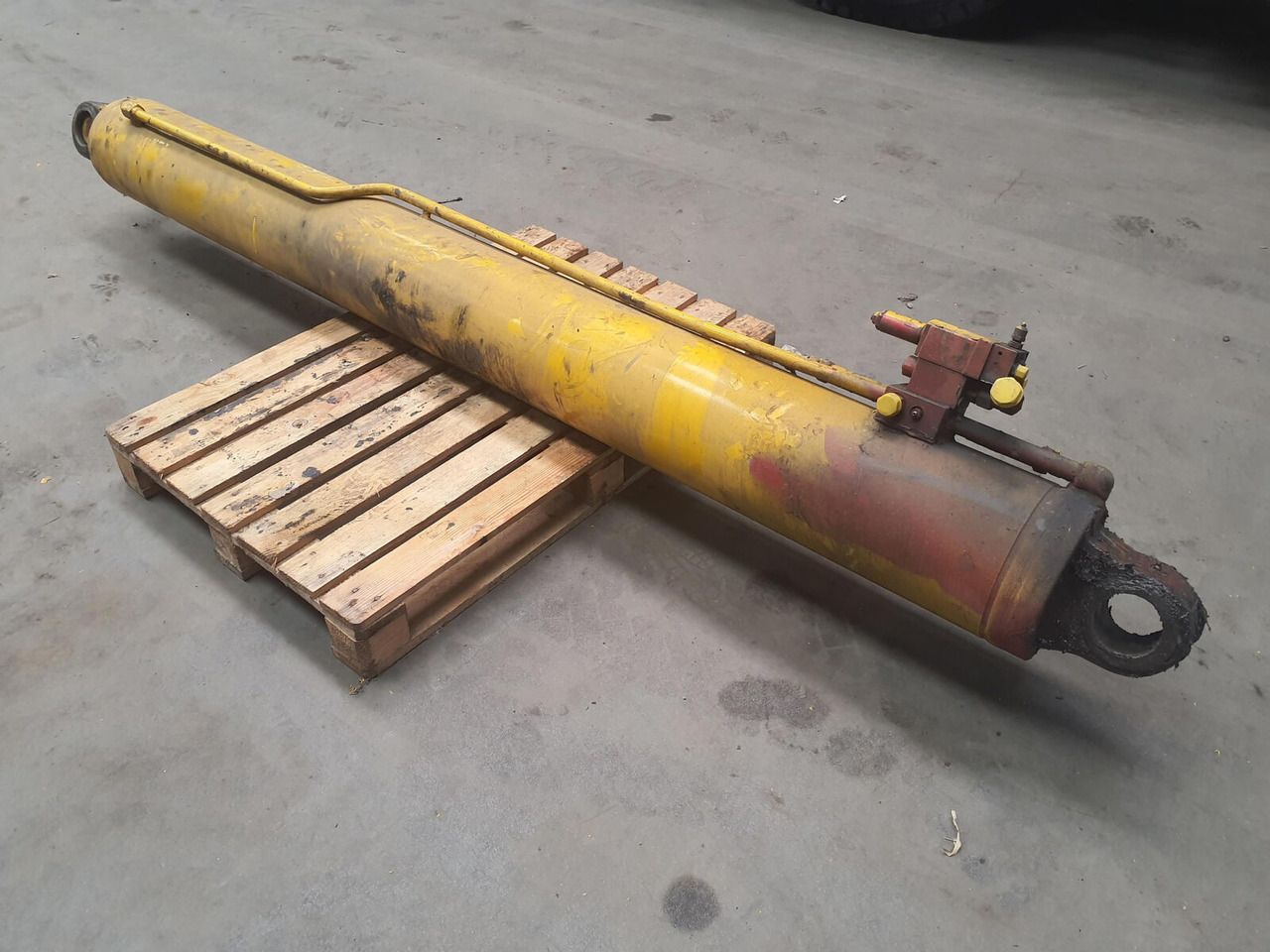 FAUN RTF 40-3 luffing cylinder - Hydraulic cylinder for Mobile crane: picture 4 FAUN RTF 40-3 luffing cylinder - Hydraulic cylinder for Mobile crane: picture 4