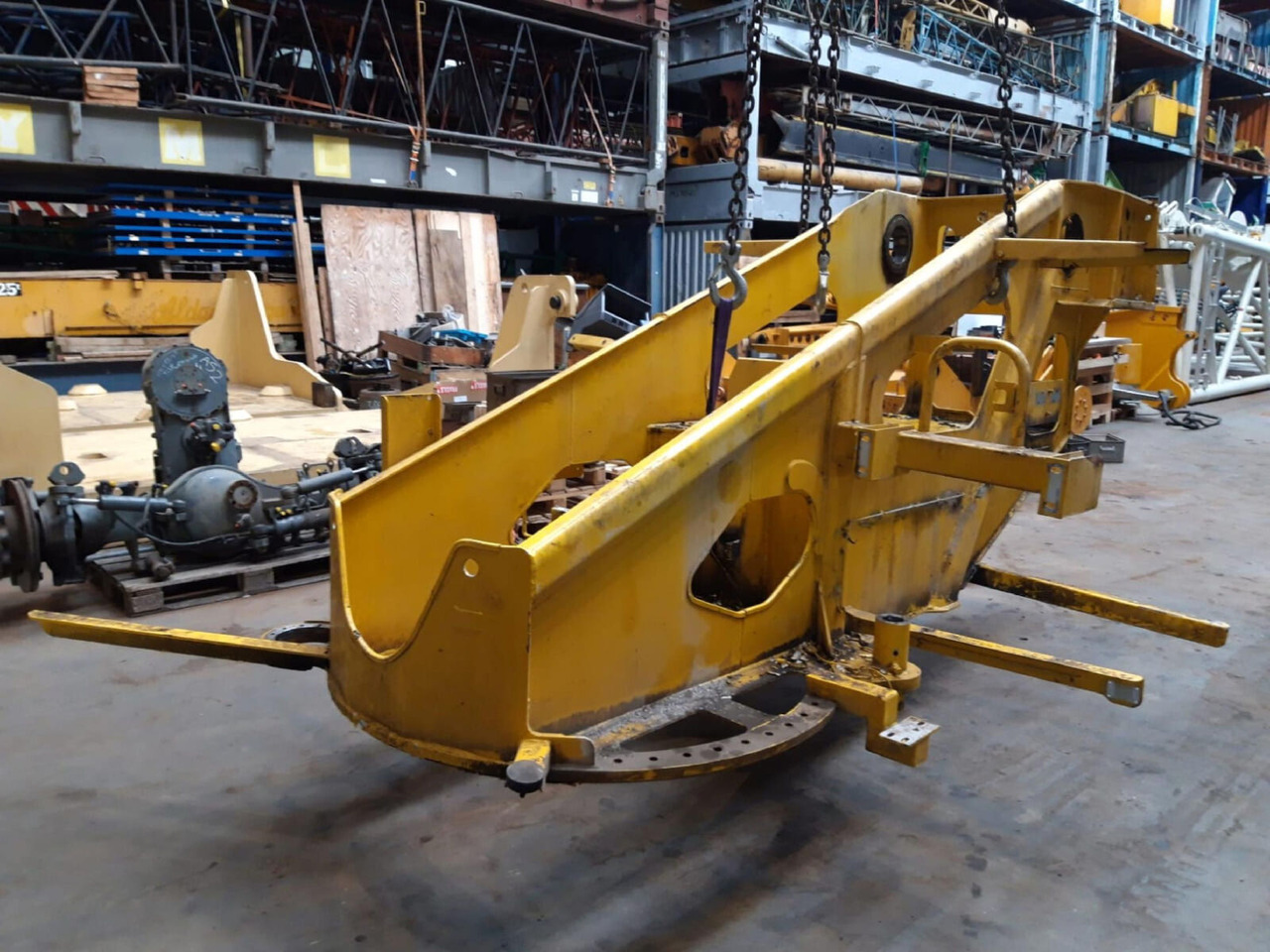 Grove A frame Grove GMK 3055 - Frame/ Chassis for Mobile crane: picture 1 Grove A frame Grove GMK 3055 - Frame/ Chassis for Mobile crane: picture 1