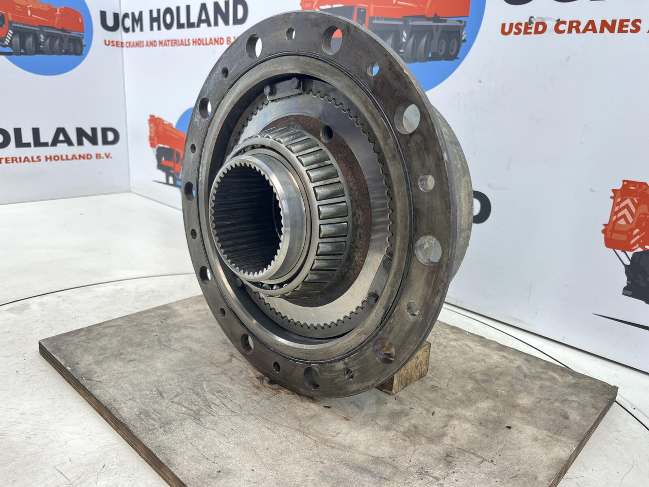Grove AT 633 planetary gear 22-25-74-38-4pl-H137-46 - Final drive for Mobile crane: picture 3 Grove AT 633 planetary gear 22-25-74-38-4pl-H137-46 - Final drive for Mobile crane: picture 3