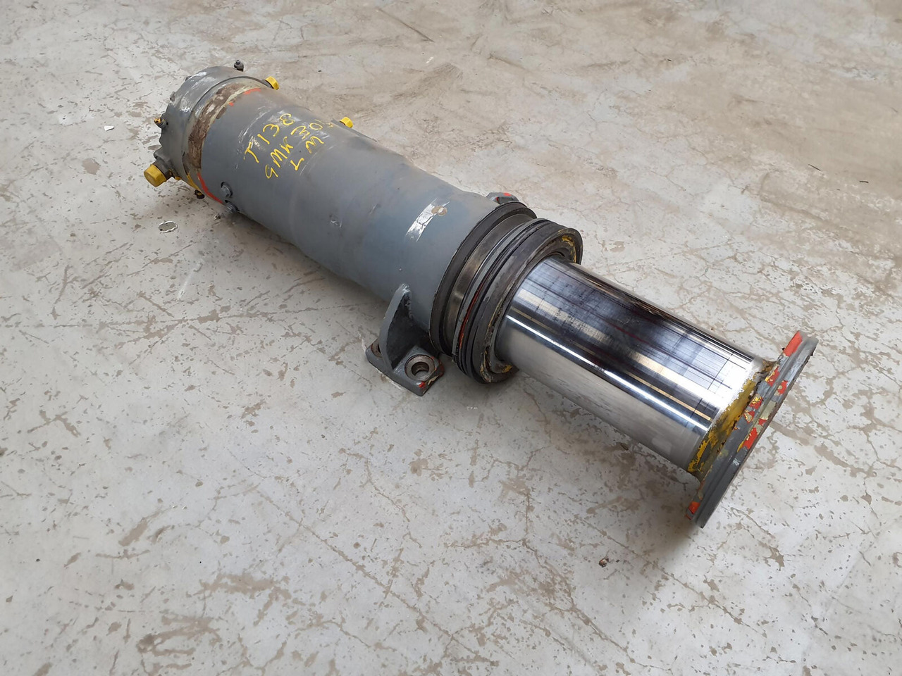 Grove GMK 3050 suspension cylinder - Hydraulic cylinder for Crane: picture 3 Grove GMK 3050 suspension cylinder - Hydraulic cylinder for Crane: picture 3