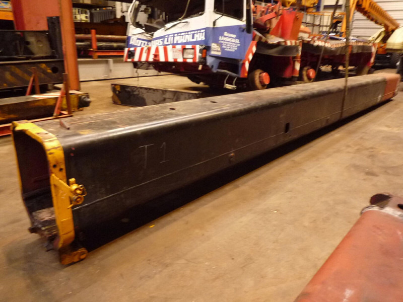 Grove GMK 3050 telescopic section 1 - Body and exterior for Crane: picture 1 Grove GMK 3050 telescopic section 1 - Body and exterior for Crane: picture 1