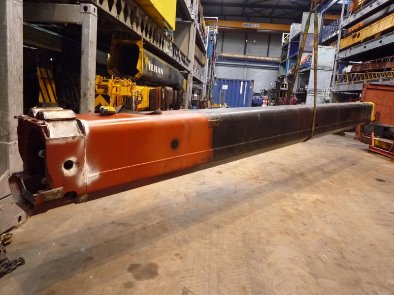 Grove GMK 3050 telescopic section 2 - Body and exterior for Crane: picture 2 Grove GMK 3050 telescopic section 2 - Body and exterior for Crane: picture 2