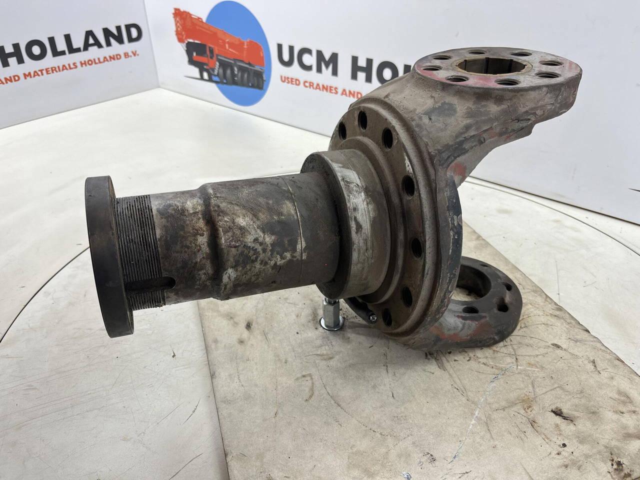 Kessler steering knuckle 12 holes - Steering knuckle for Crane: picture 1 Kessler steering knuckle 12 holes - Steering knuckle for Crane: picture 1