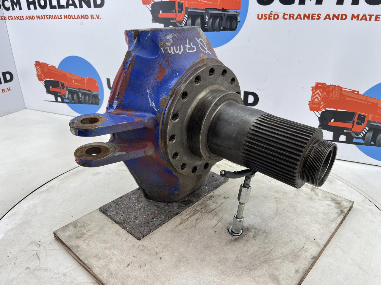 Kessler steering knuckle 16 holes with bracket - Steering knuckle for Mobile crane: picture 3 Kessler steering knuckle 16 holes with bracket - Steering knuckle for Mobile crane: picture 3