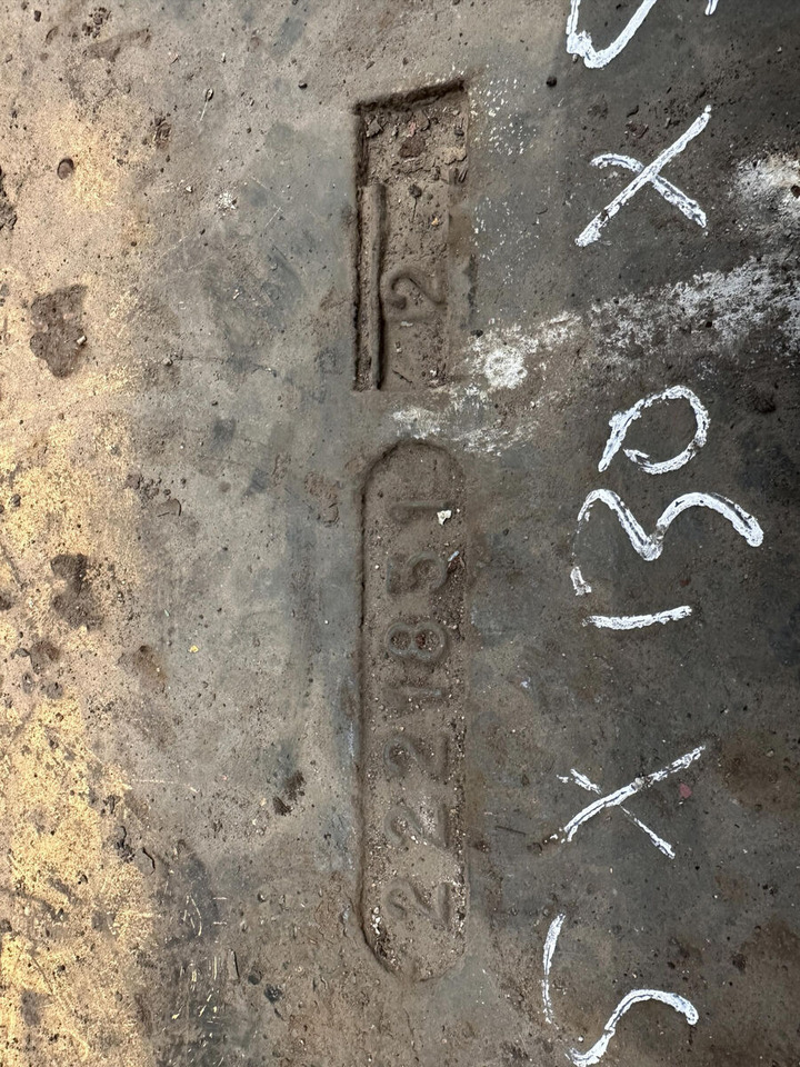 Counterweight for Mobile crane Krupp KMK 4080 - 5110 - 5120 Counterweight 5,8 ton: picture 6 Counterweight for Mobile crane Krupp KMK 4080 - 5110 - 5120 Counterweight 5,8 ton: picture 6